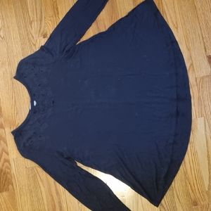 Old Navy black swing top.